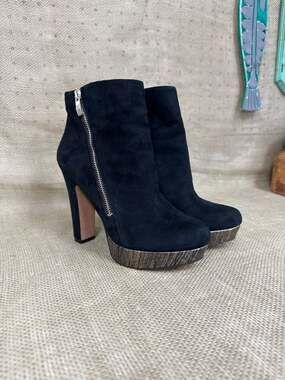 Vince Camuto Jerra Black Suede Platform Ankle Bootie Size 8B